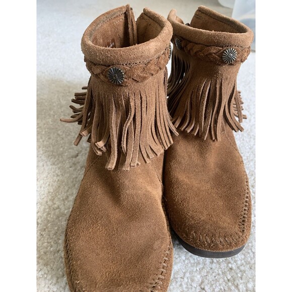 MINNETONKA Moccasins Ankle High Top Fringe Boots Brown Suede Size 7 Back Zip - Picture 2 of 11